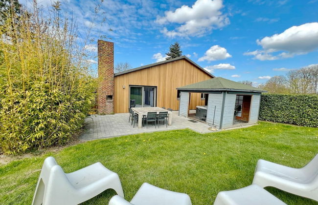 Holiday Home with Terrace, Garden, BBQ, Sauna & Hot Tub - Foto 1