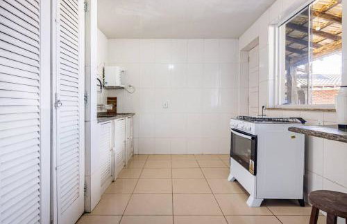 Casa 4 quartos, 2 suítes, piscina e acessibilidade - Frente para a lagoa - Foto 20