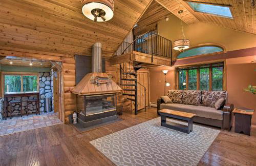 Remote Long Island Lakefront Cabin with Deck and Grill - Foto 2