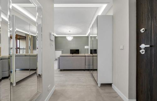 Wola Apartment - 9th Floor, Parking & Balcony - by Rentujemy - Foto 24