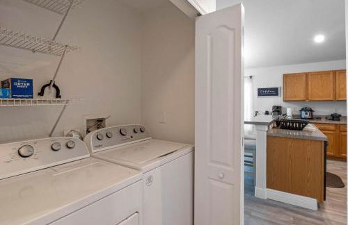 Wonderful Weston Hills Villa SE Facing Pool - Foto 27