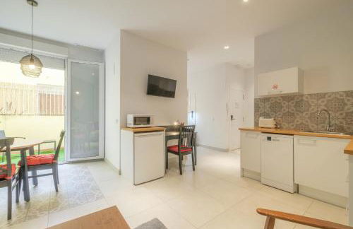 Chic & Comfortable Apartment, Private Terrace - Foto 27