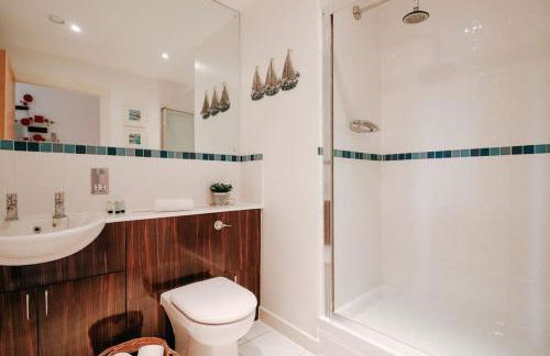 Bay View Apartment, by Solace Stays - Photo 15