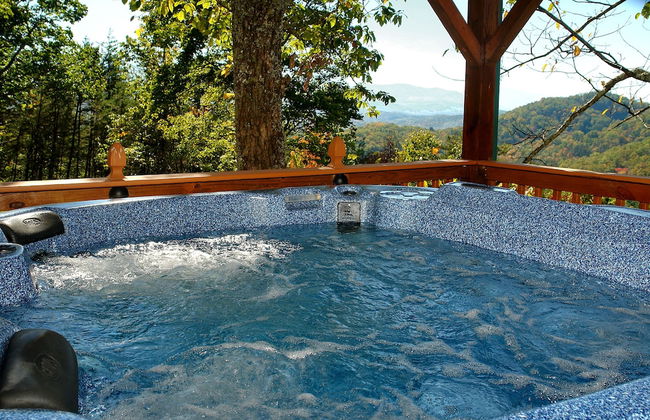 Mountain View - 2 Bedrooms, 2 Baths, Sleeps 6 Cabin by RedAwning - Foto 28