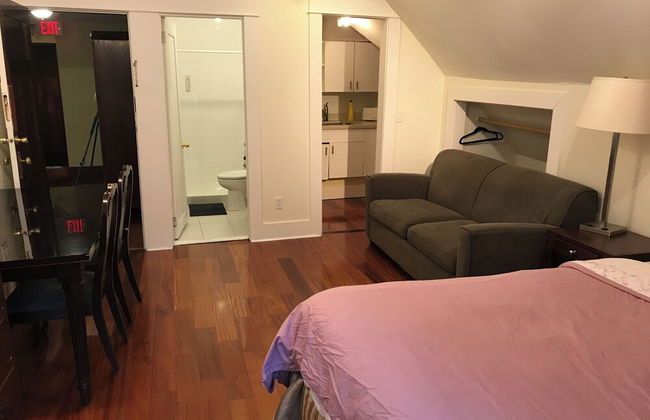 West Broadway guesthouse - Photo 19