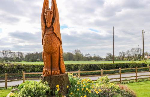 South Lodge - Longford Hall Farm Holiday Cottages - Photo 31