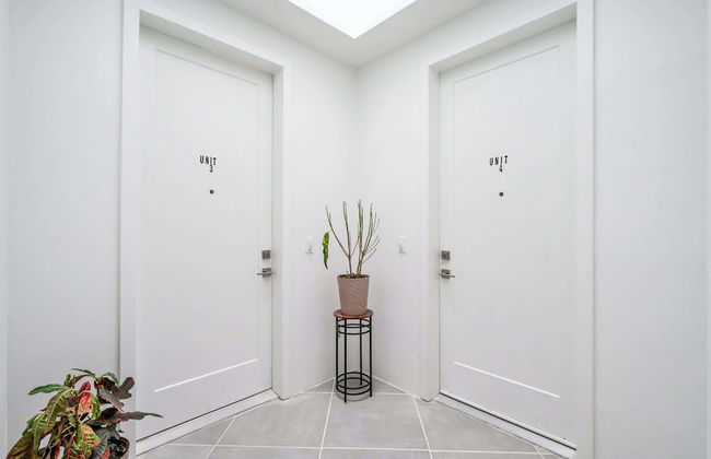 Not Affected by the Fire/modern Spacious Home With Parking & Fully Equipped Kitchen #3 - Foto 55