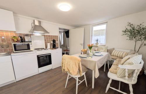 Monteurwohnung Ferienwohnung Kassel 1-4 Betten Zentral & Ruhig 3 Min zur Tram und Zug - Foto 3