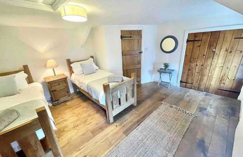 *Brecon Beacons,Log Burner, hot tub Dogs Welcome* - Photo 26