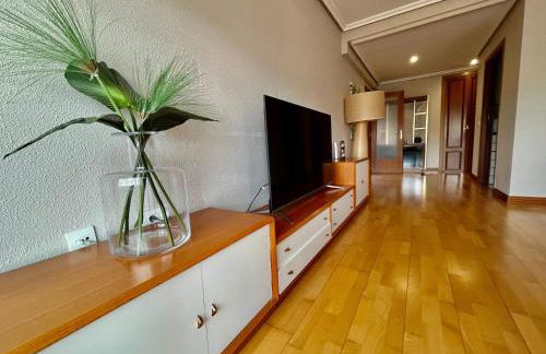 Atuaire Home Agradable Apartamento en el Centro de Burgos PARKING INCLUIDO - Foto 2