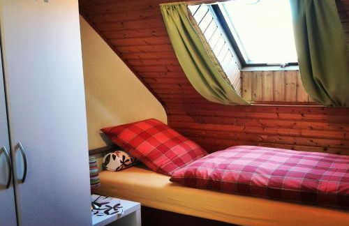 Cozy Apartment with Private Garden in Nisterau - Foto 17