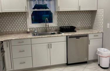 Modern Home near Lake w HotTub, Game Room, Fireplace - Foto 12