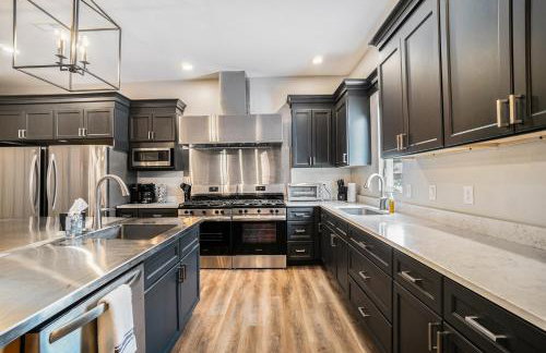 Bowling Alley! Expansive Group Getaway in Lewiston - Foto 11