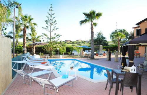 Villa Gioiosa Vacation in Sicily with private fenced pool & hydro-massage Please read, leggete, Host info before requesting - Foto 12