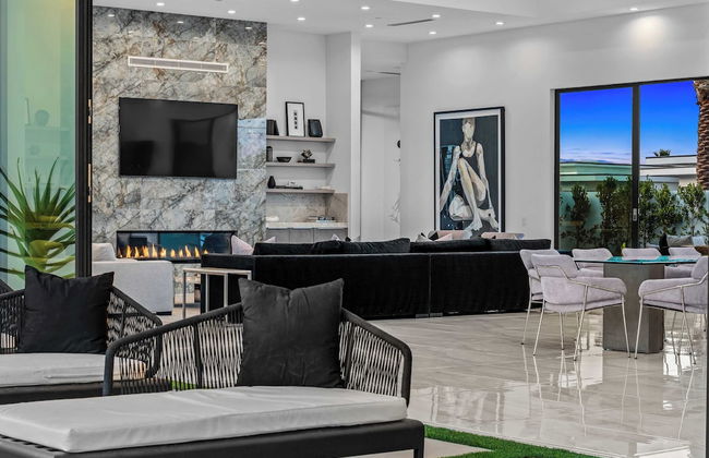 Exclusive Indio Villa Pool, Hot Tub, Putting Green Sleeps 18 Bravo #6 - Foto 5