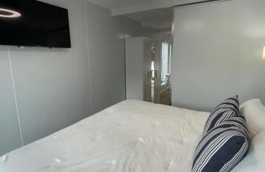 Unique Houseboat Modern and New - Foto 31