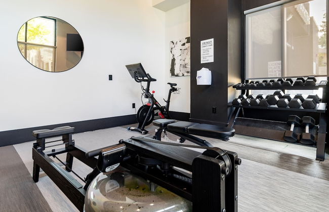 Lindsley by Avantstay Balcony Modern Design A Downtown Location - Photo 38