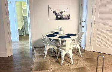 Villa Marina - AMAZING Modern, Spacious, Stylish 2 Master Suites in CENTRAL Marina Del Rey - Photo 8