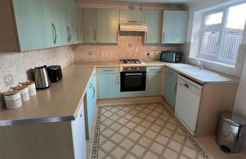Spacious 3 Bed home situated in a beautiful area - SLEEPS 8 - Foto 28