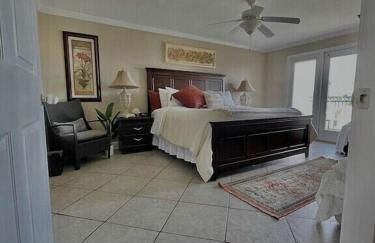 Biloxi Beach Condo - Photo 16