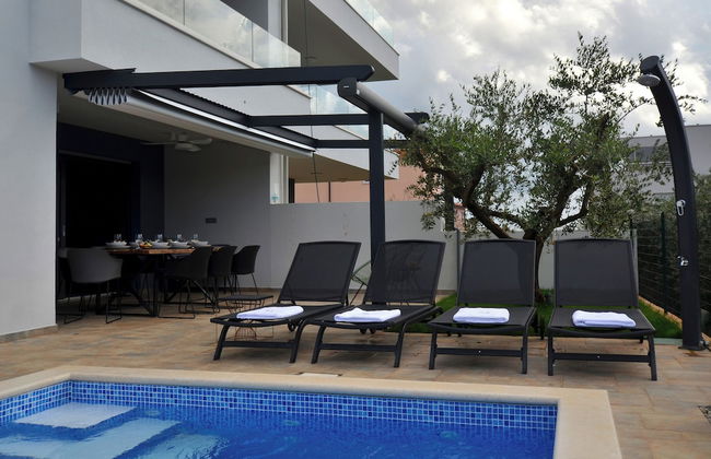 Charming Apartment With Private Pool and Garden - Foto 33