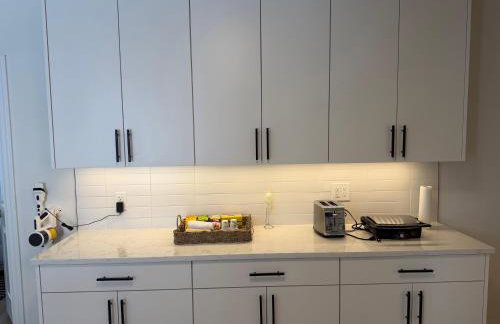 Modern 2BR Getaway Near Revere Beach - Foto 12