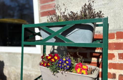 Maison de campagne lumineuse spacieuse dans impasse au calme a proximité d'un chateau deux vérandas grand jardin cabane pour vélos, pres Port en Bessin et Bayeux, proche plages du débarquement - Foto 28