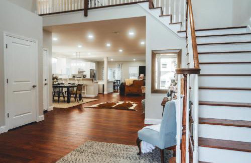 Beach Retreat 4900 Sqft, F1 VR Sim, Up to 21 guests - Foto 2