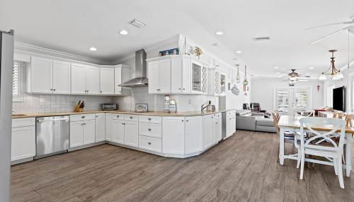 Paradise Cove - Waterfront Private Pool Home, 2 Mins to Open Gulf, 60' Dock - Foto 5