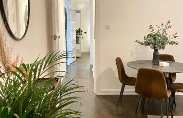 Newly refurbished 2 BR Apartment in South London - Photo 7