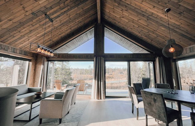 Modern Mountain Cabin - Outdoor Hot Tub - 8 Beds - Photo 8