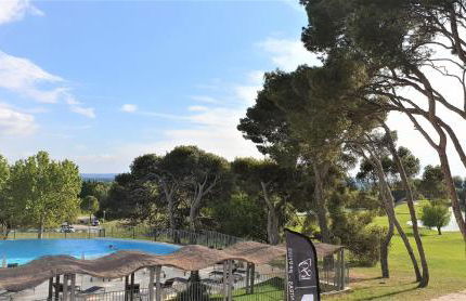 Côté Golf, bel appartement RDC avec terrasses dans Golf, piscine, tennis, à 5mn de l'Isle sur la Sorgue - Foto 3