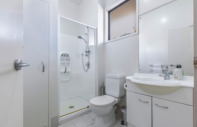 1BR Grey Lynn Haven+Parking, Balcony Zodiak Stays - Foto 11