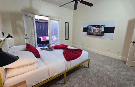 Game & Soak Retreat 3BR Private Jacuzzi Pool Table - Foto 29