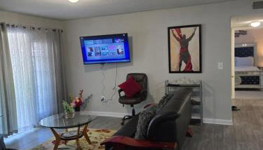 Easy Access 2beds,1bt luxury kingbed with pool sleeps 4 - Foto 2