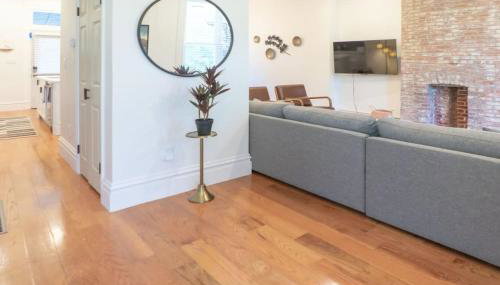 Spacious and Cozy St Louis Gem ABODEbucks - Photo 3