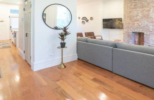 Spacious and Cozy St Louis Gem ABODEbucks - Photo 3