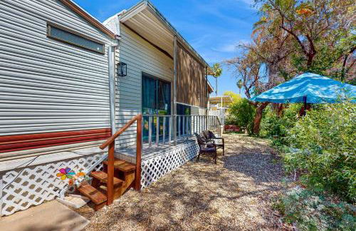 Pools and Pickleball! Dog-Friendly Home in Surprise - Foto 21