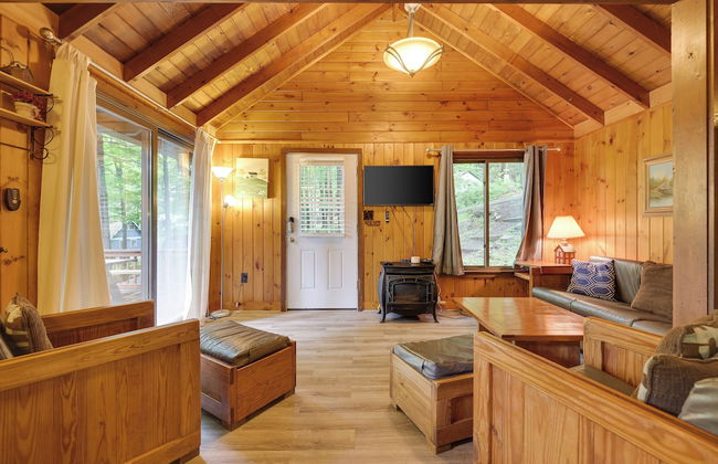 Cozy Lake Cabin 3 with Boatdock - Photo 10