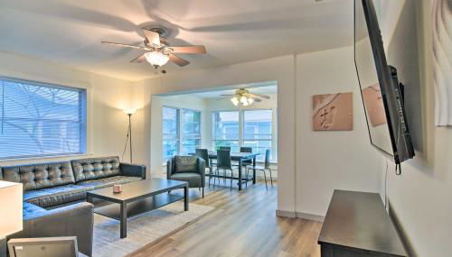 Sun-Soaked Coastal Hideaway - Steps to Beach! - Foto 4