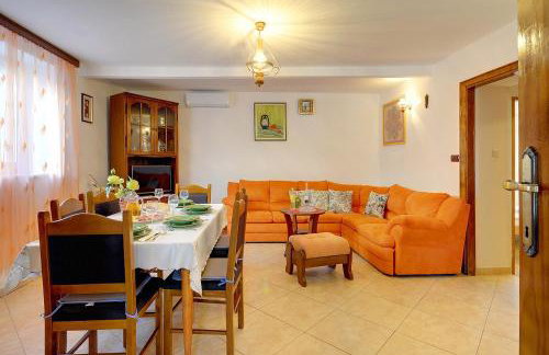 Oberhalb des Limfjords liegt diese Ferienwohnung mit Pool, Terrrasse und Grillplatz - Foto 7