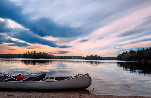 Spacious Cabin Complex with Flanders Pond Access, Ideal for Group Getaways, Located Near Sullivan, Maine - Photo 6