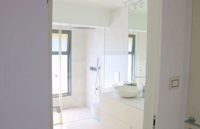 Luxurious Coastal Villa with Pool - Foto 77