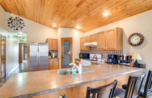 6 Mi to Dtwn Pella Riverfront Cabin with Game Room! - Foto 6