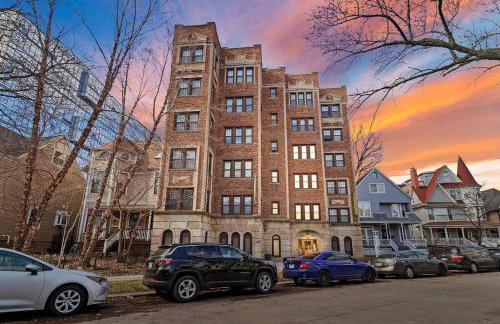 1BR Stylish & Modern Chicago Apartment - Kenwood 508 rep - Photo 3