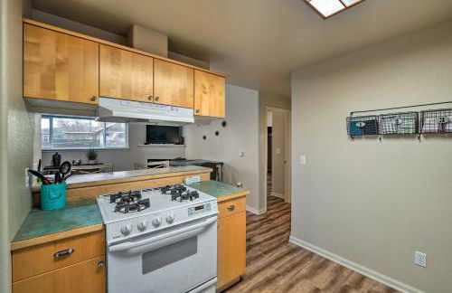 Central Apt Private Fireplace and Patio Access - Foto 10