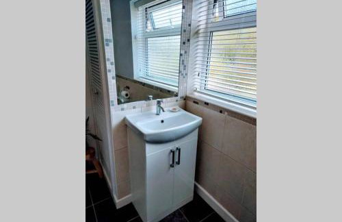 Former Quarryman’s 3-bed house 5 min to Zip World - Photo 26