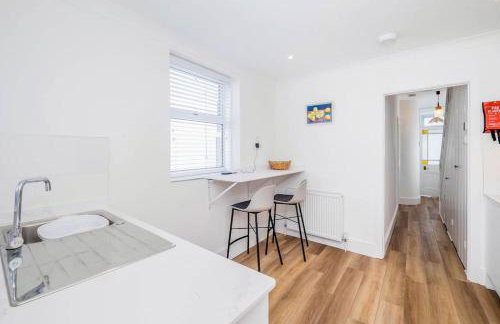 Modernised townhouse centrally located incl parking - Photo 17