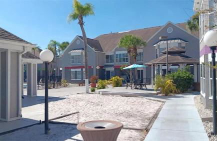 Two bed condo in Parkway Palms Resort condo - Foto 35