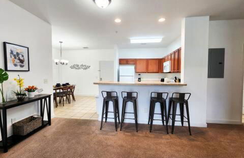 Resort Retreat 2BD Close Disney - Foto 16